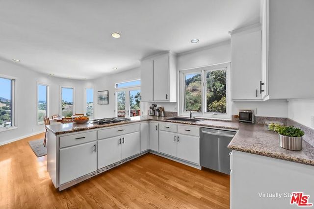 6852 Woody Trail, Los Angeles, CA 90068