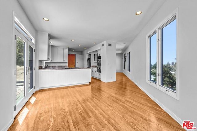 6852 Woody Trail, Los Angeles, CA 90068