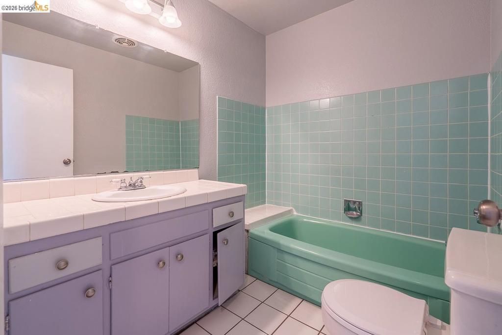 Image 20 of property listing at 3414 64Th Avenue Pl, Oakland, CA 94605
