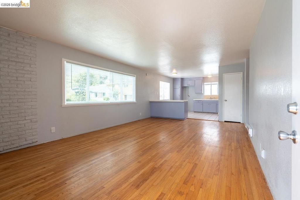 Image 5 of property listing at 3414 64Th Avenue Pl, Oakland, CA 94605
