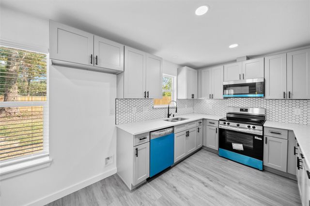 6319 Annunciation Street, Houston, TX 77016