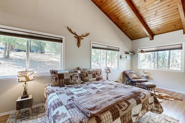 19385 Ferretti Rd., Groveland, CA 95321