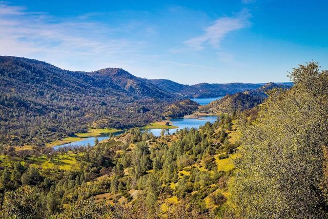 19385 Ferretti Rd., Groveland, CA 95321