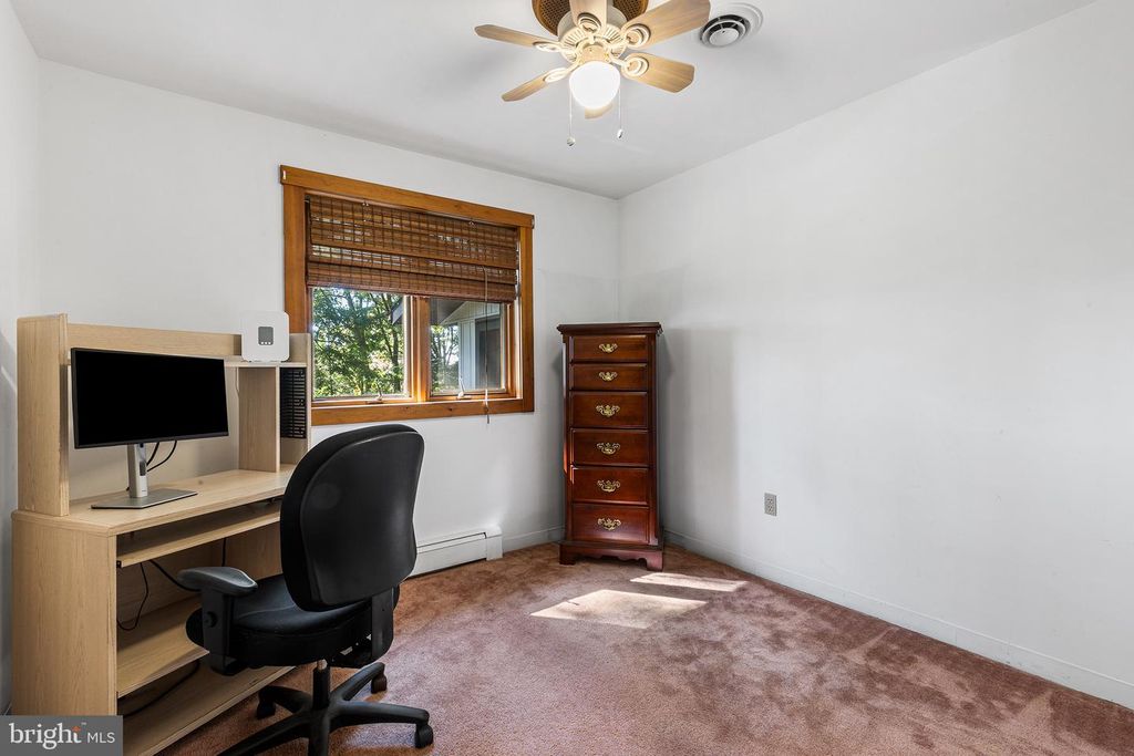 Image 18 of property listing at 91 NEWLIN RD, Parkesburg, PA 19365