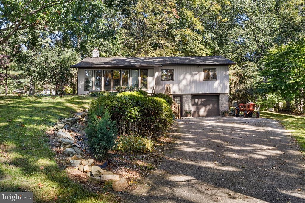Image 3 of property listing at 91 NEWLIN RD, Parkesburg, PA 19365