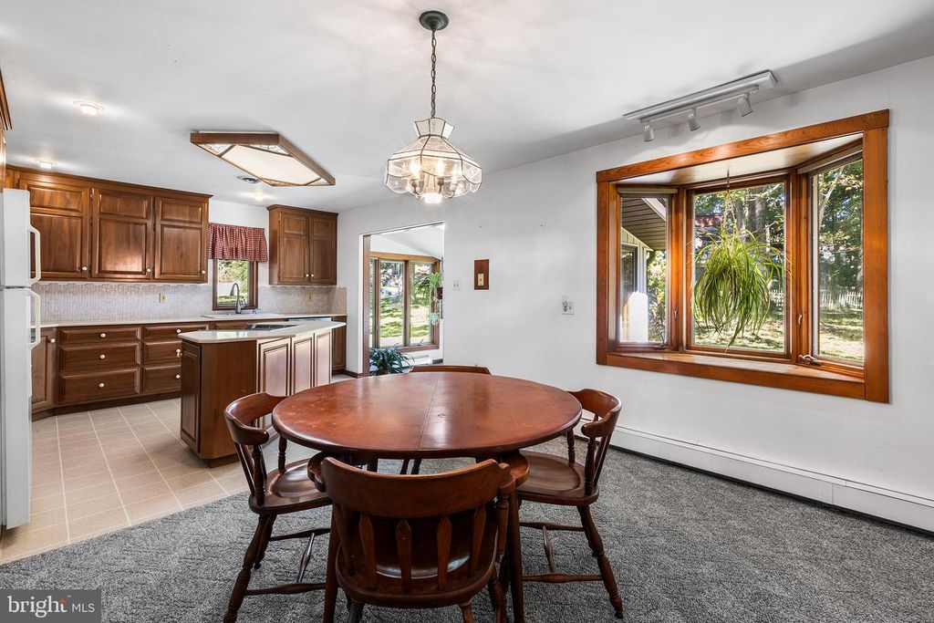 Image 8 of property listing at 91 NEWLIN RD, Parkesburg, PA 19365
