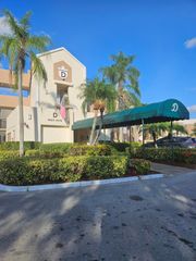 7462 Fairfax Drive 305, Tamarac, FL 33321