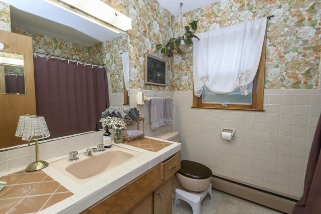 606 Lee COURT, Waukesha, WI 53186