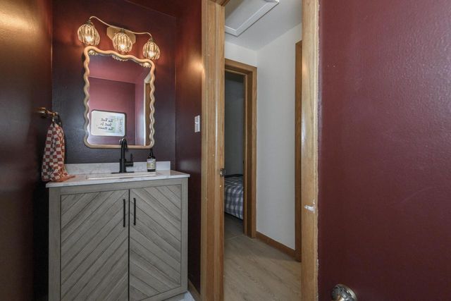 606 Lee COURT, Waukesha, WI 53186