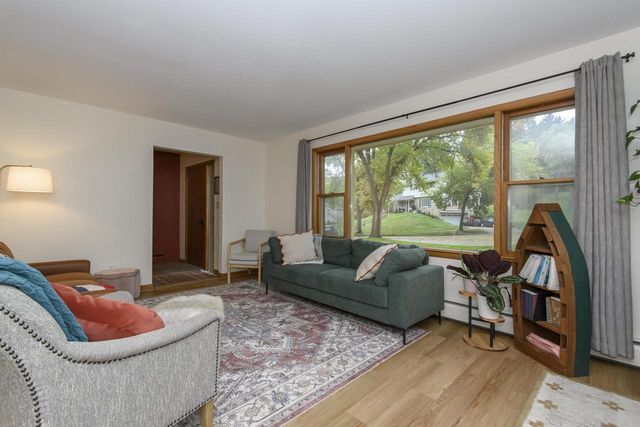 606 Lee COURT, Waukesha, WI 53186