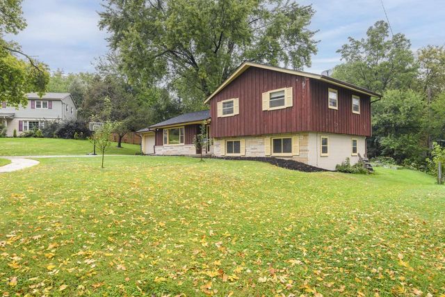 606 Lee COURT, Waukesha, WI 53186