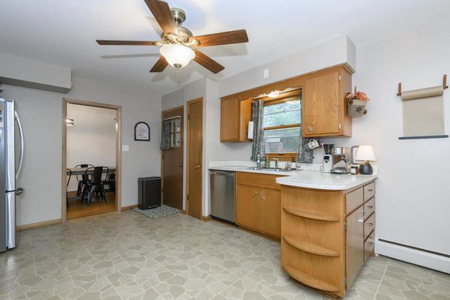 606 Lee COURT, Waukesha, WI 53186