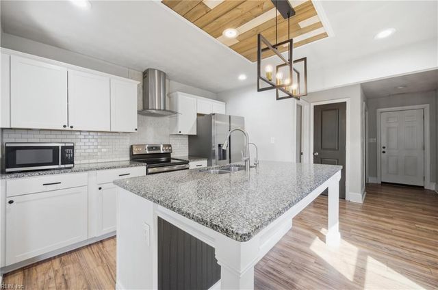 918 Centre AVE, Portsmouth, VA 23704