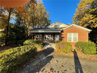 2012 Chapel Hill Road, Burlington, NC 27215