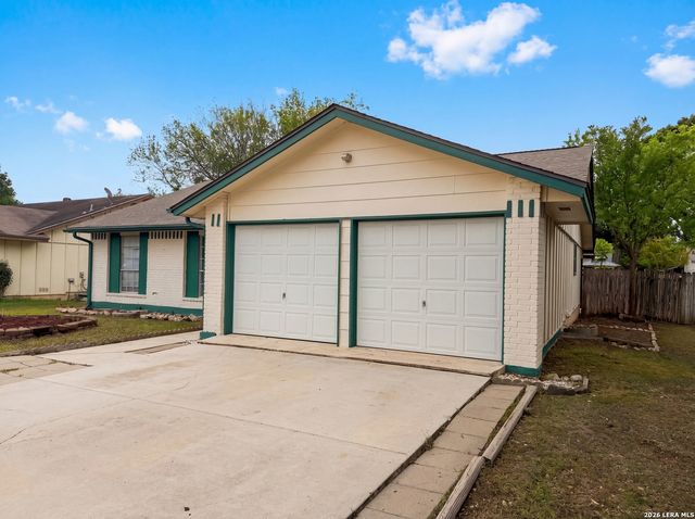 528 PECAN DR, Schertz, TX 78154