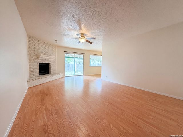 528 PECAN DR, Schertz, TX 78154