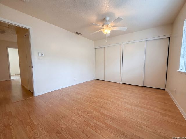 528 PECAN DR, Schertz, TX 78154