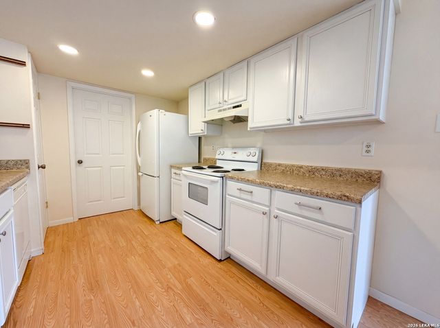 528 PECAN DR, Schertz, TX 78154