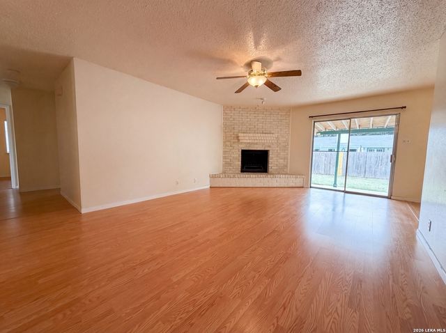 528 PECAN DR, Schertz, TX 78154