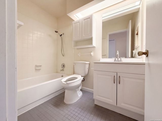 528 PECAN DR, Schertz, TX 78154