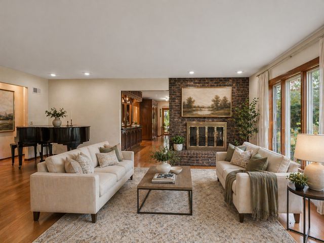 3720 Liberty Lane, Glenview, IL 60025