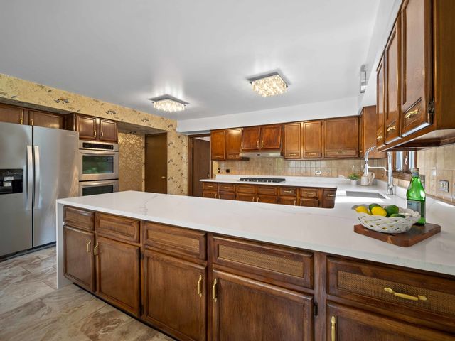 3720 Liberty Lane, Glenview, IL 60025