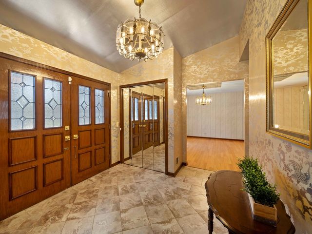 3720 Liberty Lane, Glenview, IL 60025
