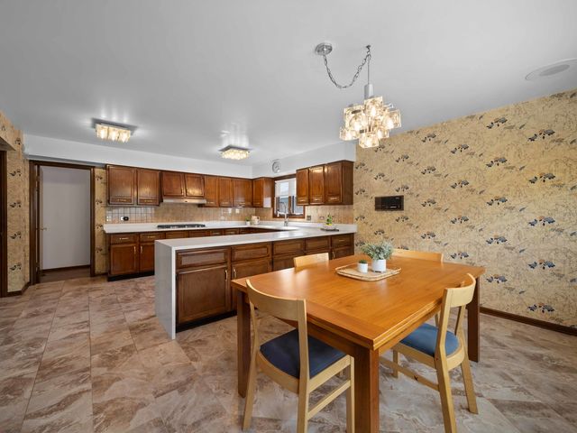 3720 Liberty Lane, Glenview, IL 60025