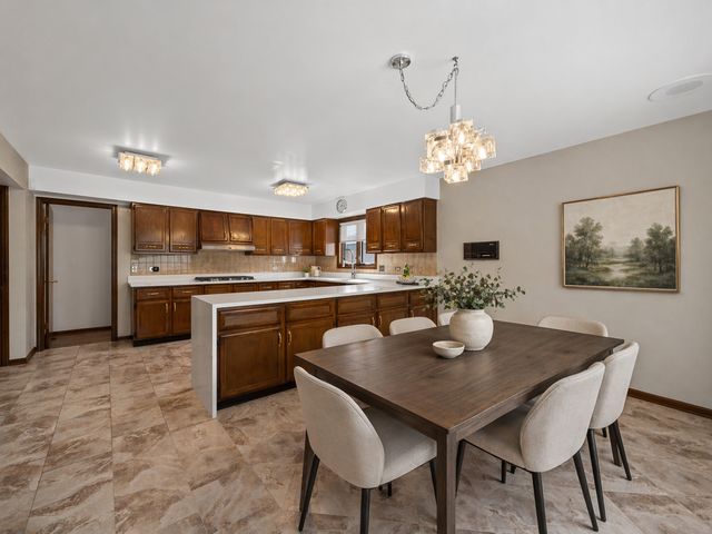 3720 Liberty Lane, Glenview, IL 60025