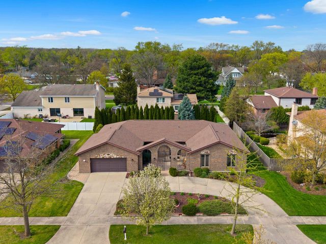 3720 Liberty Lane, Glenview, IL 60025