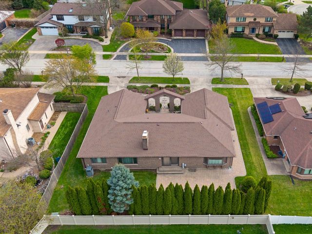 3720 Liberty Lane, Glenview, IL 60025
