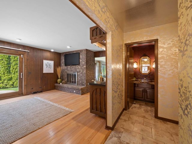 3720 Liberty Lane, Glenview, IL 60025