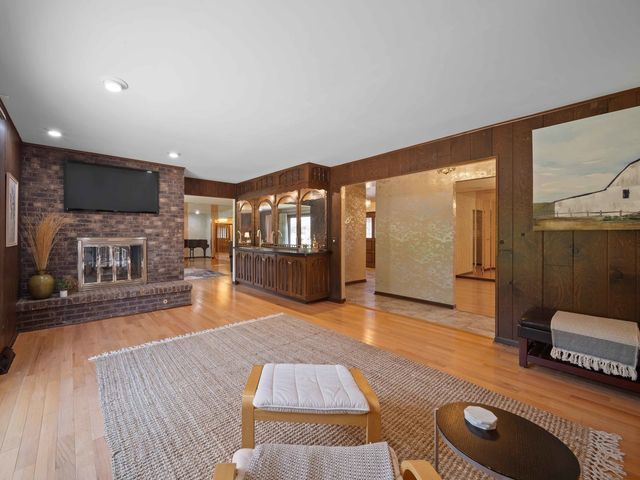 3720 Liberty Lane, Glenview, IL 60025