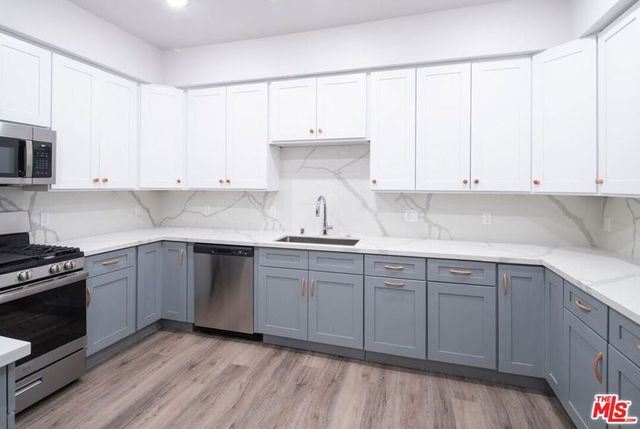 3672 Jasmine Avenue 303, Palms, CA 90034