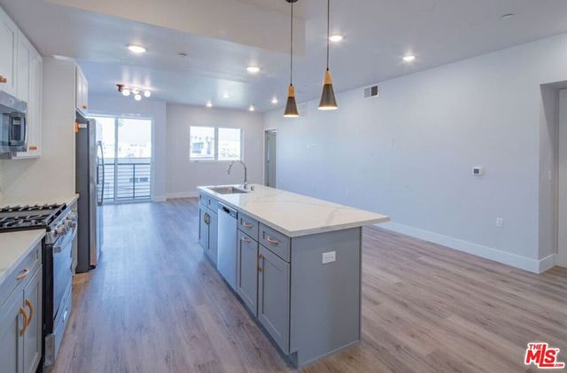 3672 Jasmine Avenue 303, Palms, CA 90034