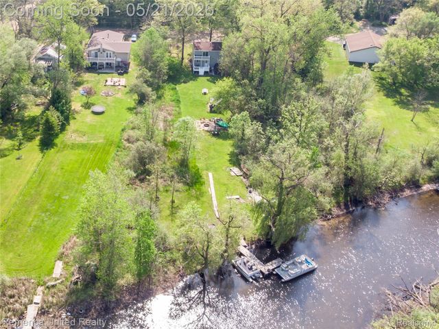 9270 River Valley Road, Hamburg Township, MI 48116