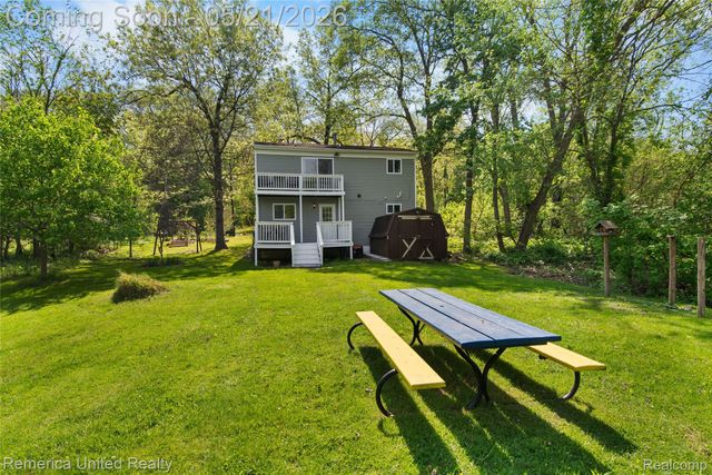 9270 River Valley Road, Hamburg Township, MI 48116