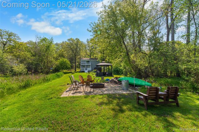 9270 River Valley Road, Hamburg Township, MI 48116