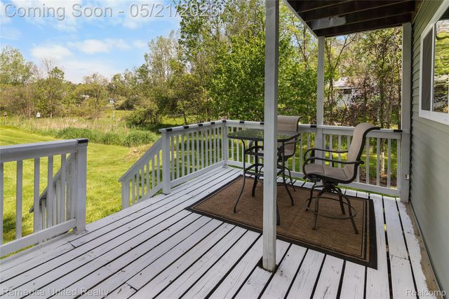9270 River Valley Road, Hamburg Township, MI 48116