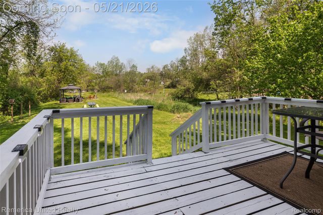 9270 River Valley Road, Hamburg Township, MI 48116
