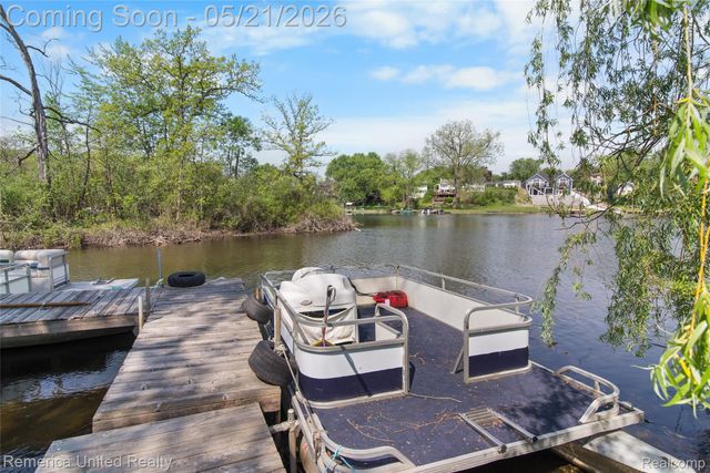 9270 River Valley Road, Hamburg Township, MI 48116