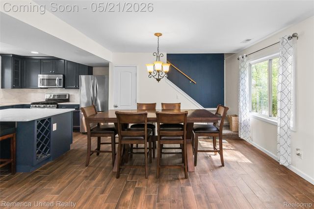 9270 River Valley Road, Hamburg Township, MI 48116