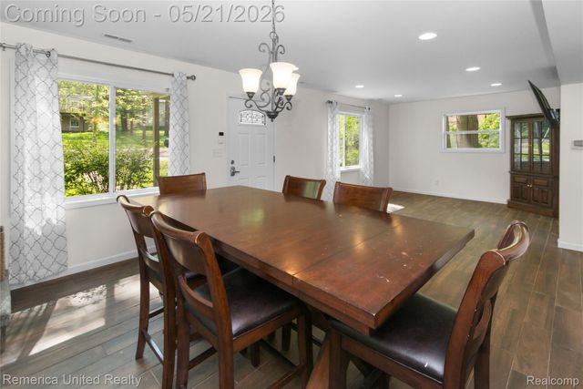 9270 River Valley Road, Hamburg Township, MI 48116