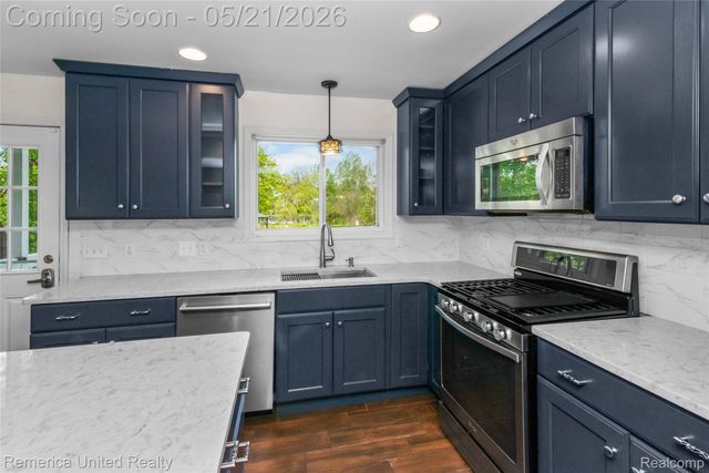 9270 River Valley Road, Hamburg Township, MI 48116