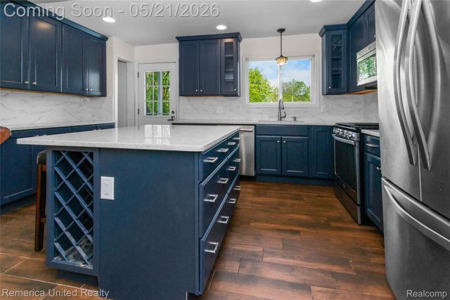 9270 River Valley Road, Hamburg Township, MI 48116