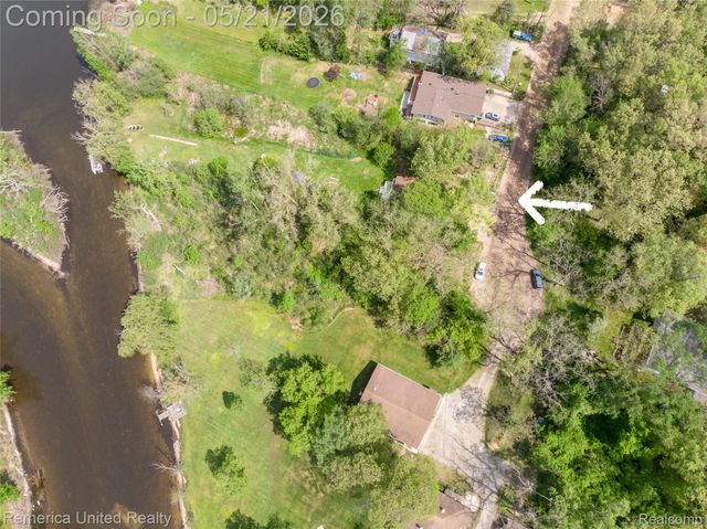 9270 River Valley Road, Hamburg Township, MI 48116