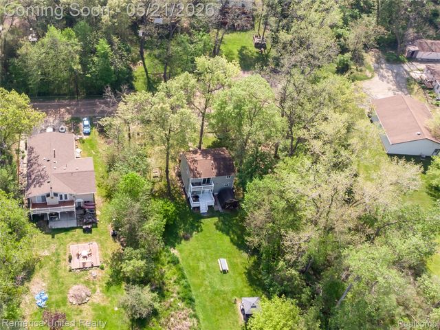 9270 River Valley Road, Hamburg Township, MI 48116