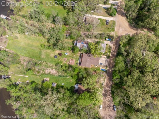 9270 River Valley Road, Hamburg Township, MI 48116