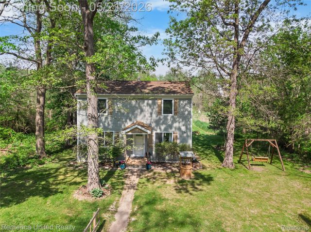 9270 River Valley Road, Hamburg Township, MI 48116