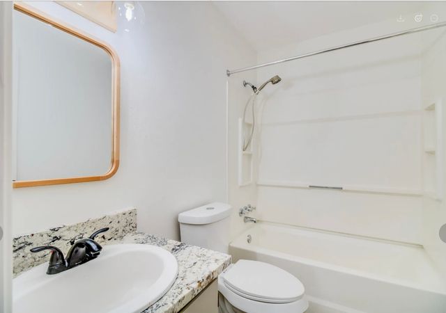 100 N Hinckley Street, Blooming Grove, TX 76626